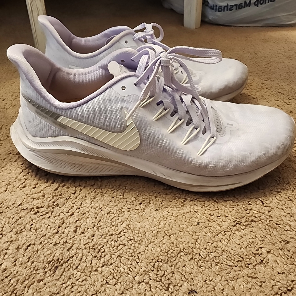 Nike White/purple Running Shoes